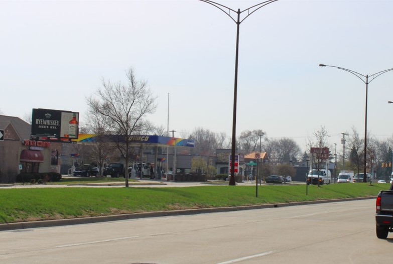 Rochester Rd N/O W. Big Beaver Rd - E/S F/N Media