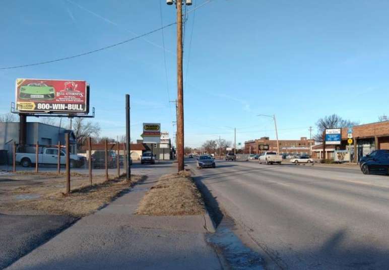 2101 E Central S/S 50ft E/O Minneapolis F/E Media