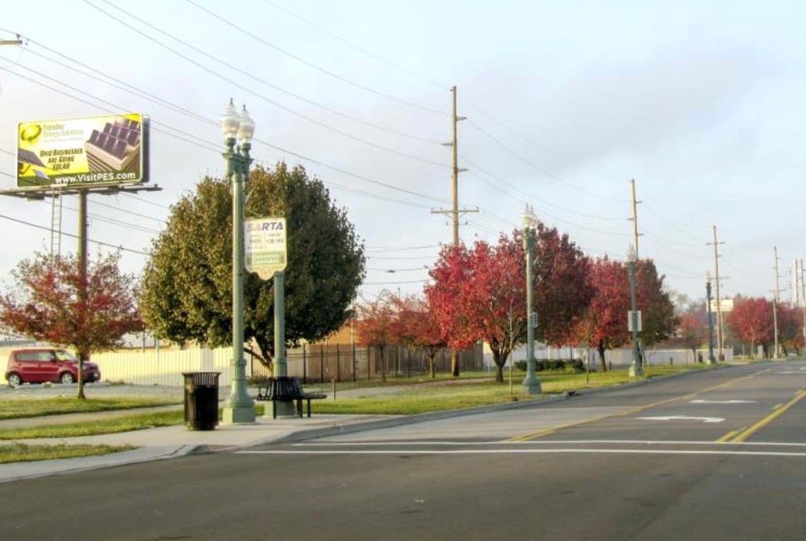Location photo for Mahoning Rd NE near Mahoning Rd and Bollinger Ave NE (Canton)