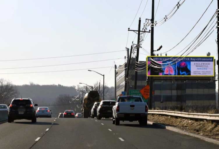 Rt. 4 1.5 miles N/O I-95 (GWB) F/W