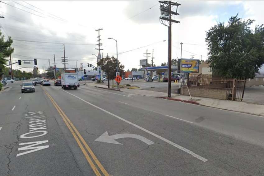 Location photo for Oxnard St near Reseda Station, Tarzana (Los Angeles)