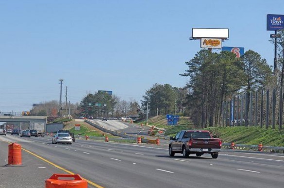 Location photo for Lawrenceville-Suwanee Rd near Horizon Village (Suwanee)