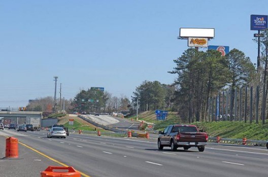 Location photo for Lawrenceville-Suwanee Rd near Horizon Village (Suwanee)