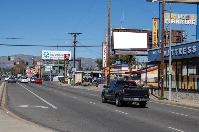 Topanga Cyn E/L S/O Sherman Way SE (TP) F/S Media