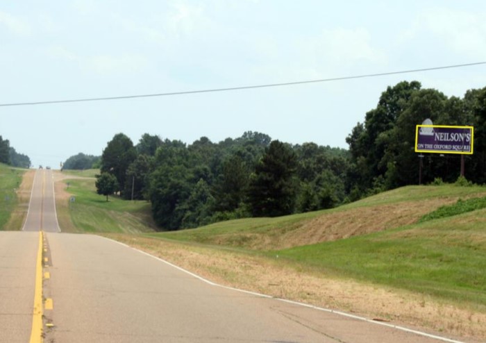 W/S HWY 7 NO. 5.5 MI. N/O HWY.30 N/F Media