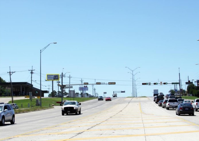 Location photo for E End Blvd S near Marshall Shopping Center (Marshall)