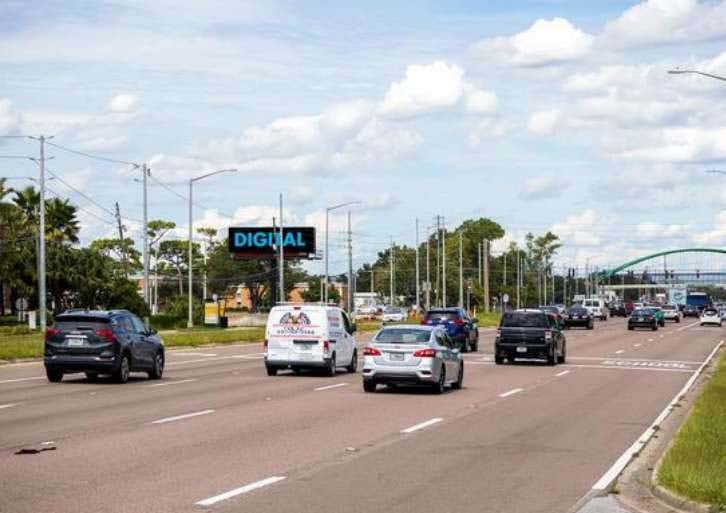 Location photo for S Semoran Blvd near S Semoran Blvd and University Center Dr (Winter Park)