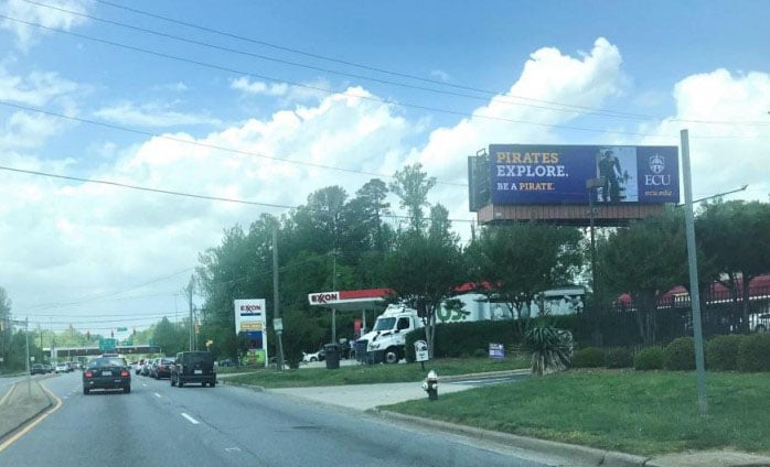 Location photo for Battleground Ave near Battleground/Cotswold (OB) (Greensboro)