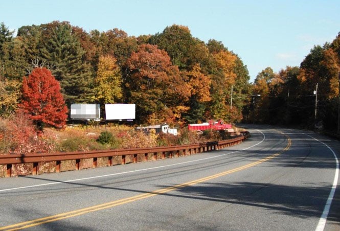 Rt 184 1000 ft W/O Welles Rd N/S F/W  - Right Media