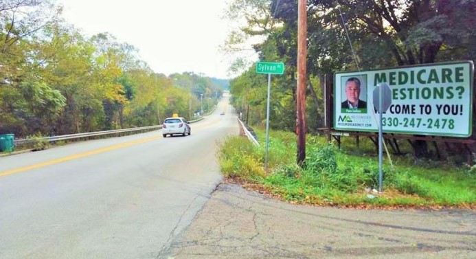 Location photo for Pittsburgh Ave near Original Lincoln Highway Marker (Wooster)