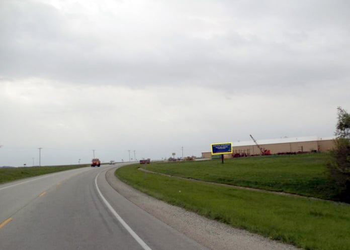 RT 121 S 1 MILE W/S B/B N/F Media