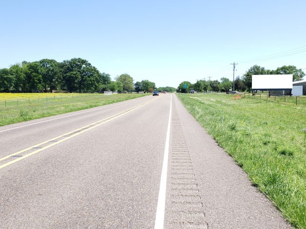 HWY 271 7.4 mi N/O I-30 WS Media