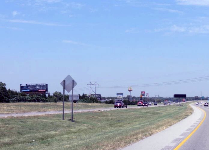 5825 N I-135 (MM 13.730) W/S 0.5mi S/O 61st St, Park City, KS, F/S Media