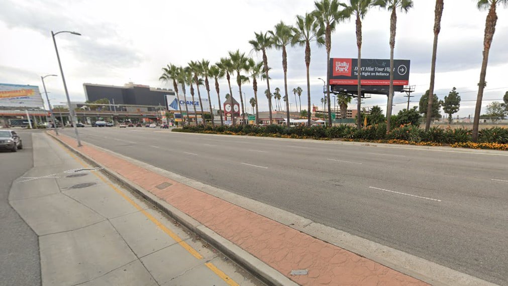 Location photo for W Century Blvd (Los Angeles)