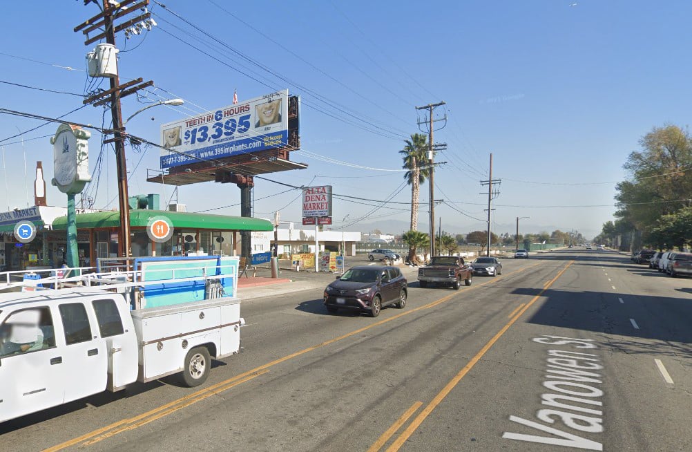 Location photo for Vanowen St near Vanhurst Plaza, Lake Balboa (Los Angeles)