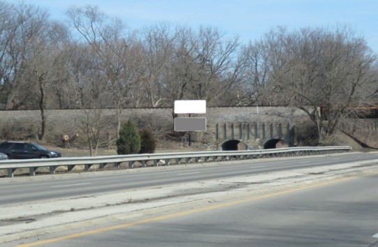 Location photo for Grand Ave & First St (Gurnee)