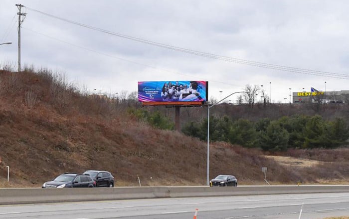 I-376/AIRPORT PKWAY SL .7MI W/O RT22/30 Media