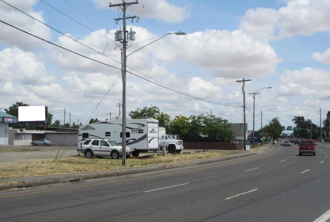 E/L PACIFIC BLVD SE 75 FT S/O MADISON ST S F/S Media