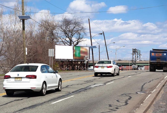 Location photo for Dell Ave near North Bergen Park/Ride Lot at Terminal Building B (North Bergen)
