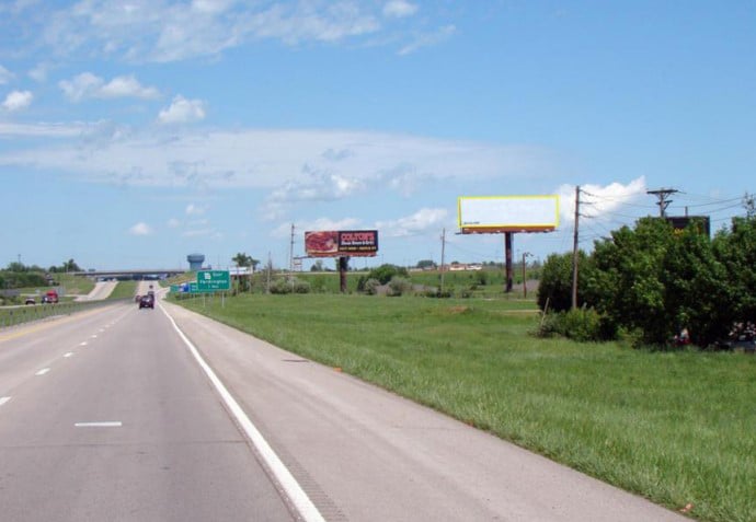 E/S HWY 67 .7 MI S/O MAPLE STREET N/B Media