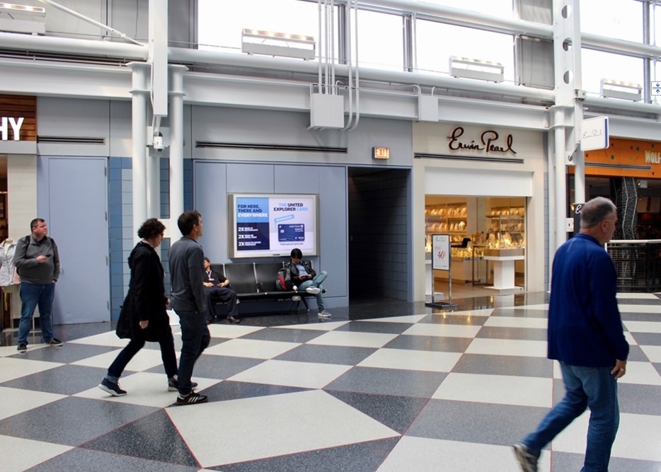 Lit Multi Graphic Diorama in Amf Ohare, IL