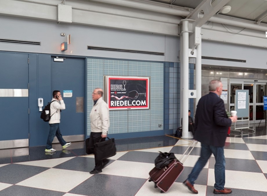 Lit Multi Graphic Diorama in Amf Ohare, IL