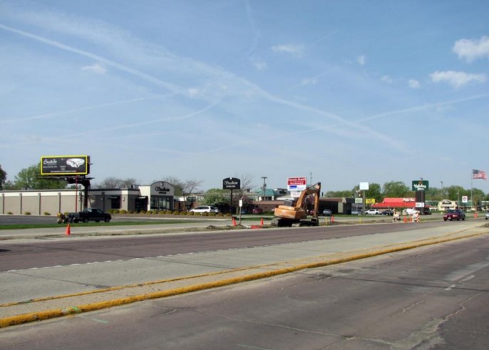 Location photo for 4th St SW near Frontage Rd. SW and Briarstone Dr. (Perkins) (Mason City)