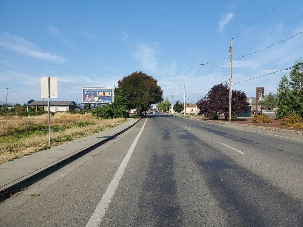 Location photo for NE F St near F St / Fire Mt Way (Grants Pass)