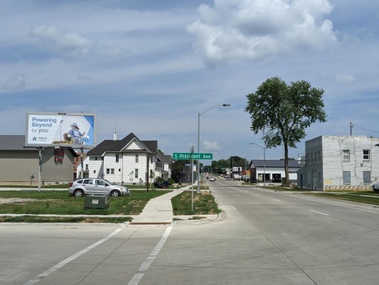 Location photo for 6th St SW near Willow Creek Riverwalk (Mason City)