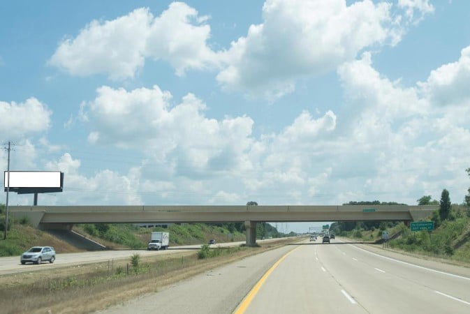 M-6 1.2 mi W/O US-131 NS F/W Media