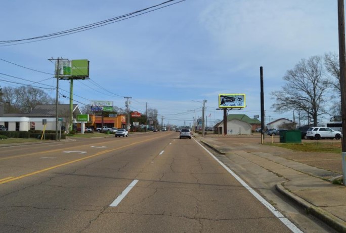 S/S DELAWARE AVE. .6 MI E/O I-55 Media