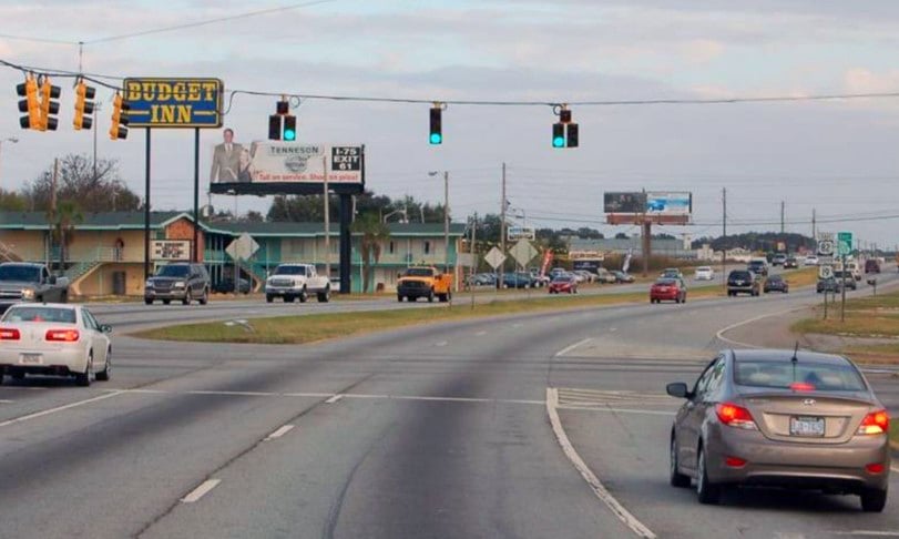 US 82 Business 0.1 mi E/O SR 133 NS F/W Media