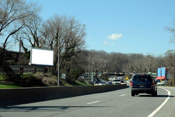 Location photo for Main St near WASHINGTON BLVD & LEVERING AVE sb (Elkridge)