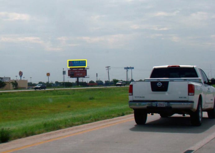 I-40 .3 MI W/O COUNTRY CLUB, NS/WU (EL RENO) Media