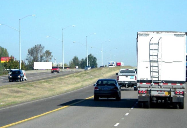 W/L I-5 800 FT N/O EXIT 256 MARKET ST NE S F/S Media