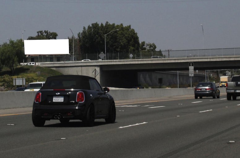 Newport Fwy NW/L 17Th% F/S Media