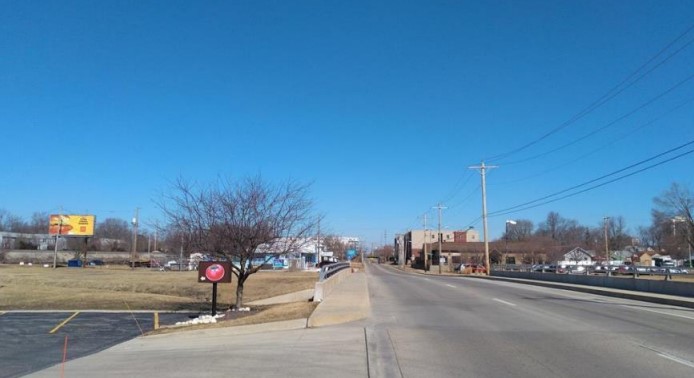 1201 S MAIN (BUSN. 51 N.) WS/SF - NORMAL Media