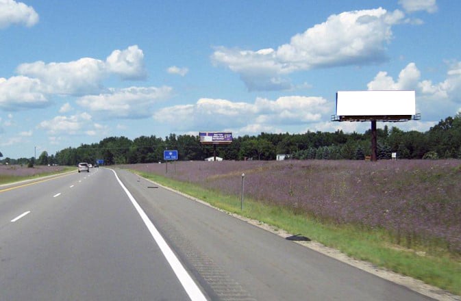 US-131 4.5 mi N/O 17 Mile Rd ES F/S Media