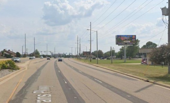 Veterans Parkway & Lincoln Street .5 mile N of State Farm Corporate South Media