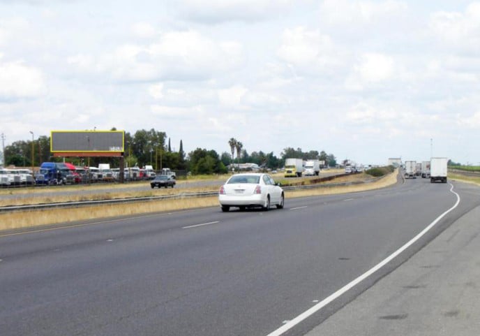 WL HIGHWAY 99 2000' N/O AVE 18 1/2 Media