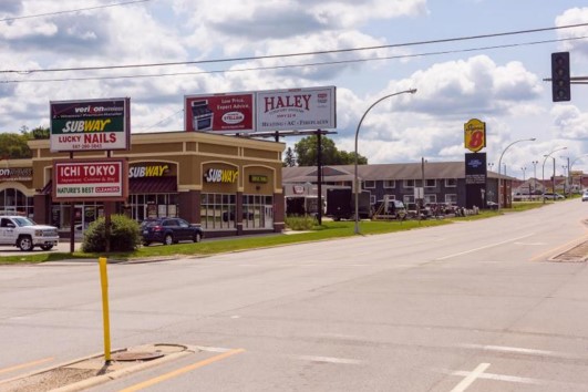 Broadway S 1.01 mi N/O US 52 ES F/N Media