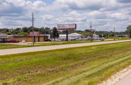 US 14 0.9 mi W/O US 52 SS F/E Media