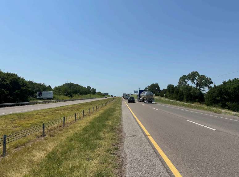 I-35 4.8 mi N/O CR 74 WS Media