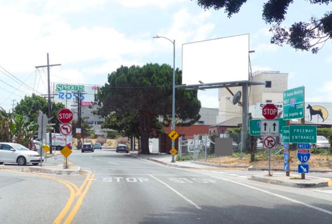 Location photo for Robertson Pl near Venice / Robertson, Palms (Los Angeles)