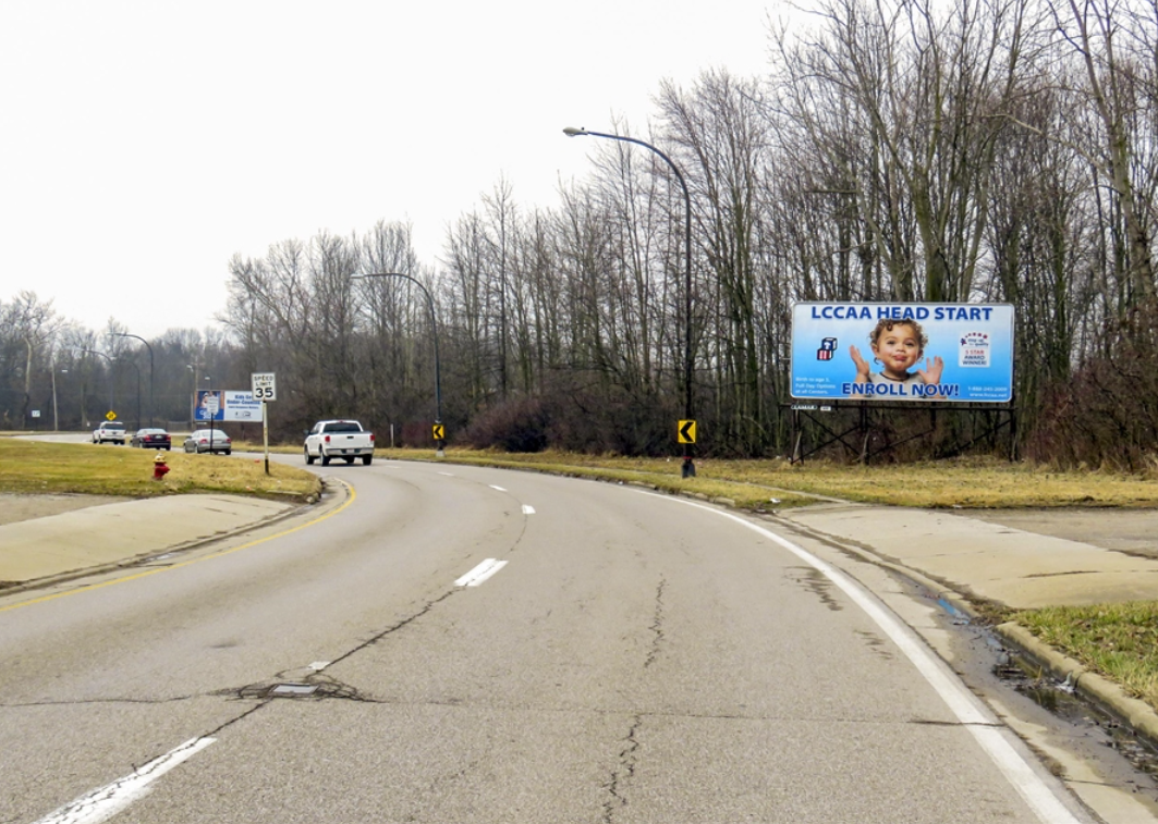 Gateway Blvd WL 150ft S/O Blake St N/F Media