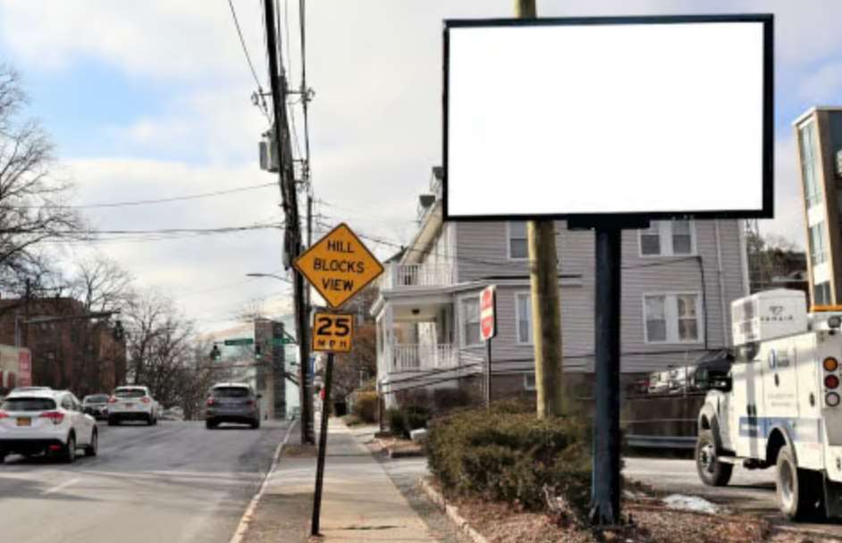 Maple Ave N/S, @ 202 ft W/O Mamaroneck Ave, E/F Media