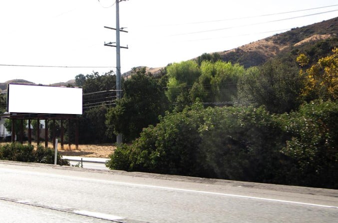 Ventura Fwy S/L .8 E/O Kanan (XT)% F/W Media