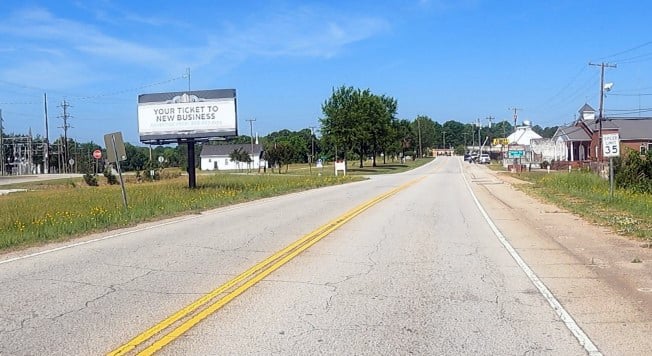 Hwy 34 80 ft E/O Cambridge St N SS, E/F Media