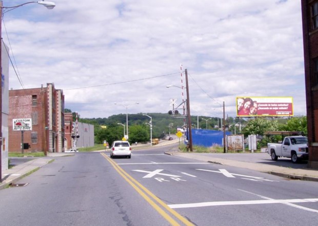 HAMILTON ST. BRIDGE-E S/S Media