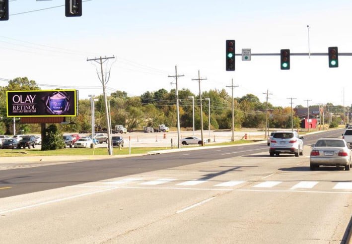 Walton Blvd E/S, 0.50 mi N/O SH 102, Bentonville, AR, SB, N/F Media